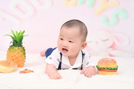 长宁宝宝在妈妈肚子里